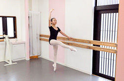 ポワントクラスの練習風景